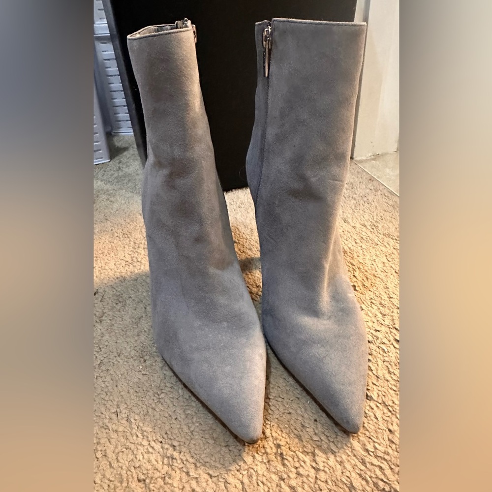 Vince Camuto Size 6 Leather and faux suede boots LIKE NEW